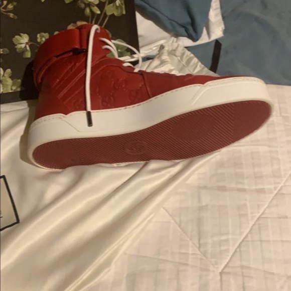 Men’s Leather Gucci Signature Red Sneakers - Picture 3 of 9
